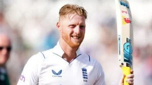 Ben Stokes with cricket bat following injury during the 5th Test.